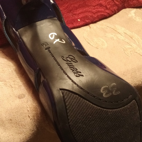 Women - Picture 2 of 5